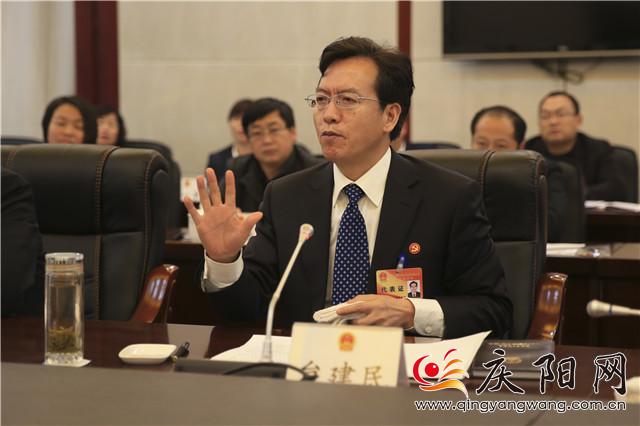 【两会快报】贠建民：坚持问题信心市场政策责任导向 确保整县按时脱贫经济稳步提升
