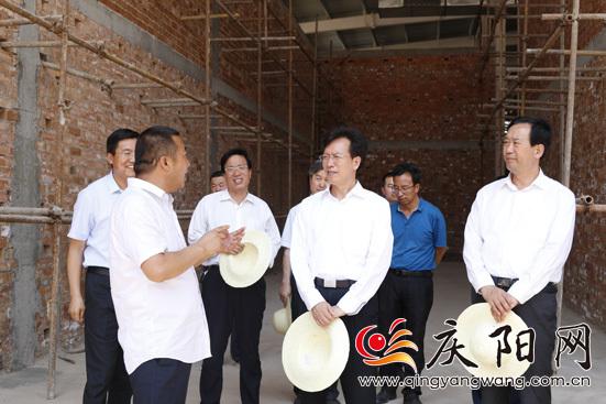 贠建民：增强信心靠实责任细化措施用好政策 以“绣花”功夫坚决打赢脱贫攻坚战