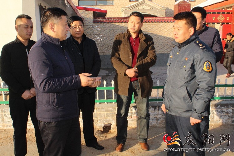 宁县政府副县长张东深入一线检查冰雪恶劣天气交通安全保畅工作