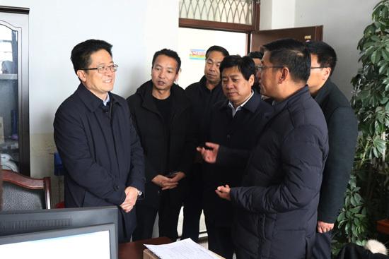 闫晓峰赴正宁县宣讲党的十九届四中全会精神​调研融媒体中心和新时代文明实践中心建设