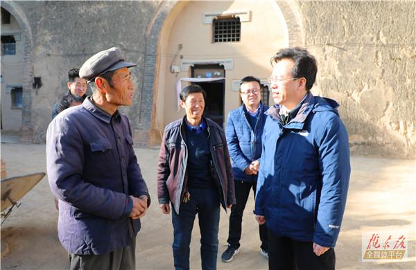贠建民在镇原县调研脱贫攻坚工作时强调 聚焦深度贫困堡垒 精准施策持续发力 确保高质量打赢脱贫攻坚战