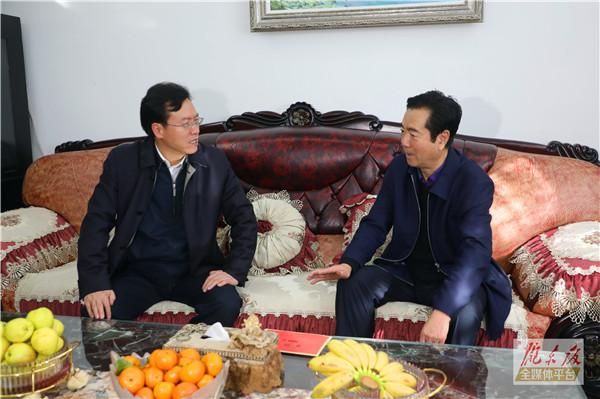 贠建民慰问退休老干部因公牺牲军人遗属参战退役军人和建国前老党员