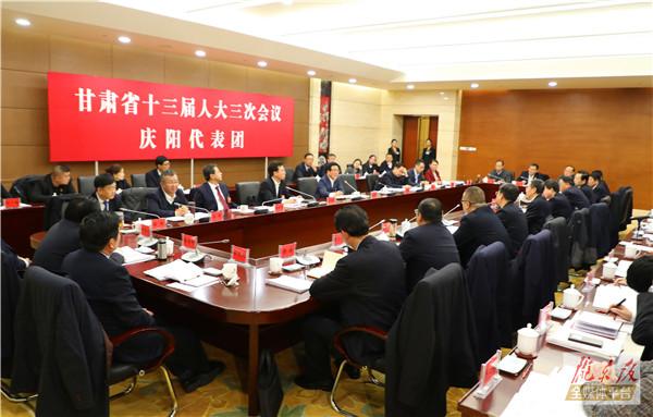 贠建民在审议省政府工作报告时指出 全面完成省委省政府部署的各项工作任务 加快推动庆阳老区经济社会平稳健康发展
