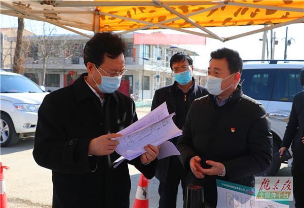 贠建民在正宁县暗访检查疫情防控工作时强调 全力以赴落实落细各项防控措施 以实际行动保障人民群众生命安全和身体健康