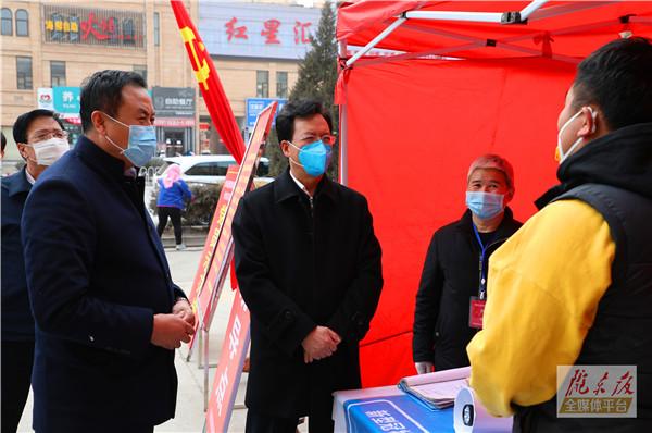 贠建民在环县庆城县暗访检查疫情防控工作时强调 压紧压实联防联控群防群控责任 精准精细落实疫情防控措施
