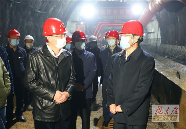 贠建民在宁县调研项目建设和企业复工复产情况时强调 坚持疫情防控和复工复产“两手抓、两手硬” 为实现全年经济社会发展目标任务开好局起好步