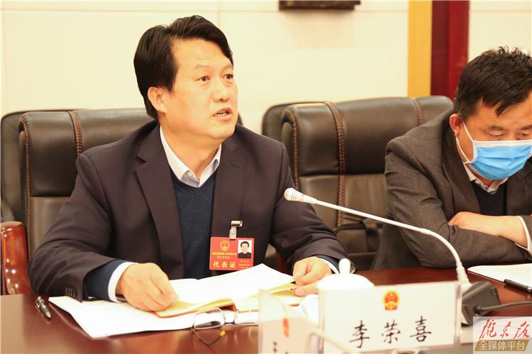 【图说两会】庆阳市人大代表分团审议政府工作报告和计划财政报告