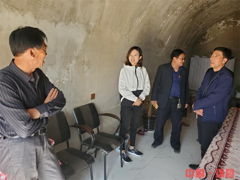 肖玉川深入耿湾乡潘掌村调研脱贫攻坚工作