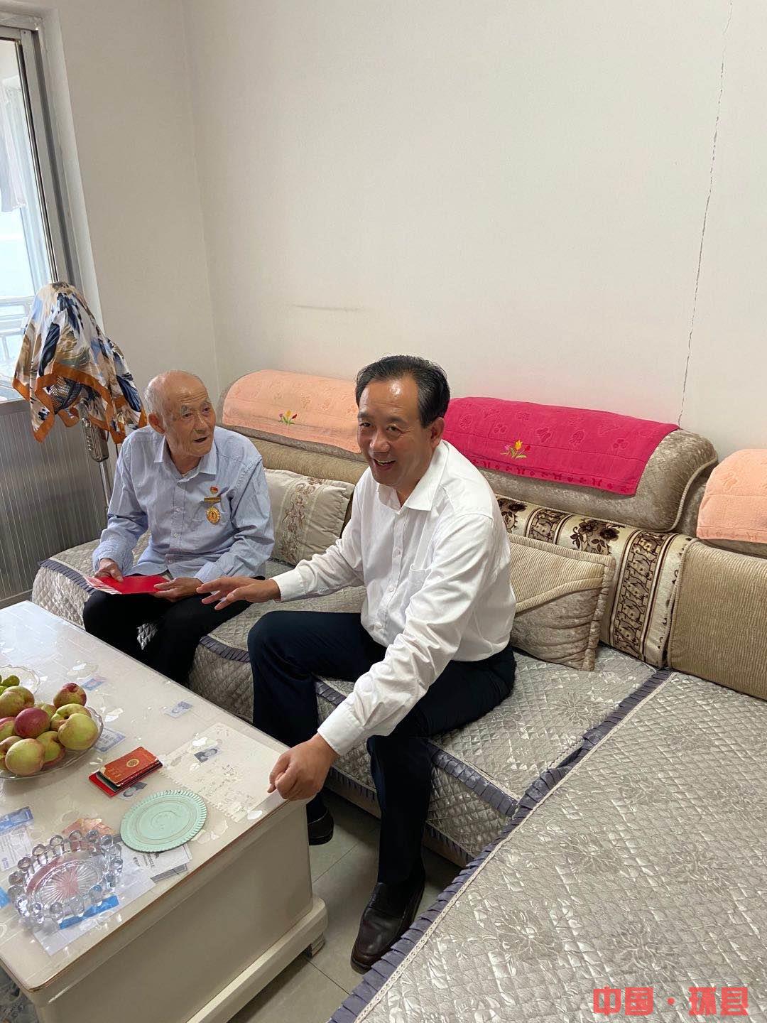 市委常委,县委书记柴春看望慰问参试退役人员程占魁