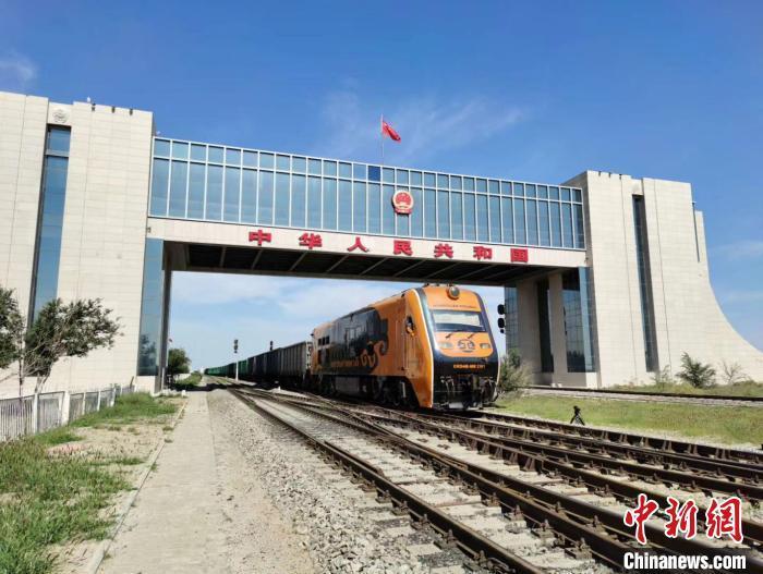 图为二连浩特口岸. 梁晓虹 摄