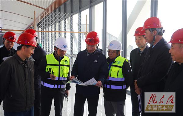 贠建民在调研银西铁路庆阳段站房及站前广场建设工作时强调 高质量高标准完成高铁开通运营前各项建设任务 以最好形象最美环境最优服务迎接高铁时代到来