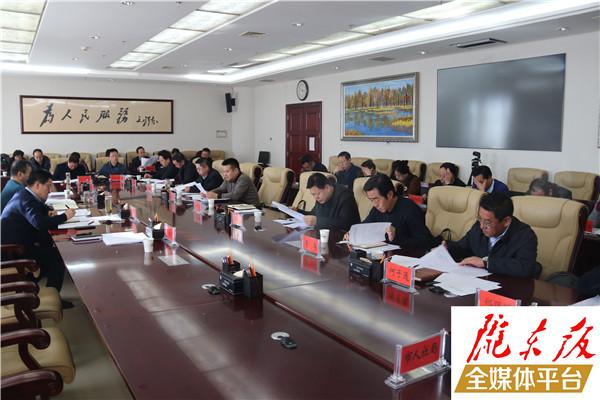 闫晓峰主持召开基础教育高质量发展三年行动计划制定工作座谈会