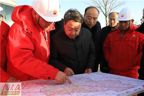 卢小亨在西峰区调研天然气管线建设和冬季保供工作