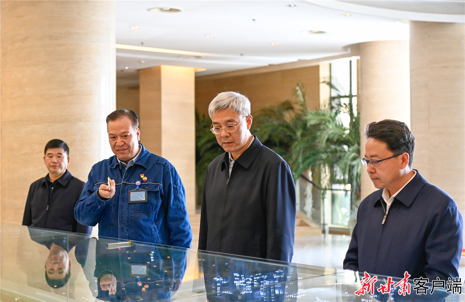 尹弘在庆阳市调研指导工作时强调：立足资源禀赋打造特色产业集群，奋发有为推动革命老区振兴发展