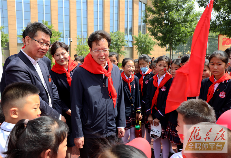 贠建民“六一”前夕看望慰问少年儿童 勉励孩子们快乐学习、茁壮成长，早日成为有用之才!