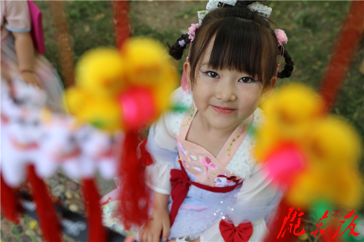 【网络中国节·端午】包粽子、买香包……跟庆化幼儿园的孩子们一起玩转端午
