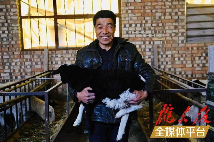 【新春走基层】产羔育幼正当时 村民心里喜洋洋