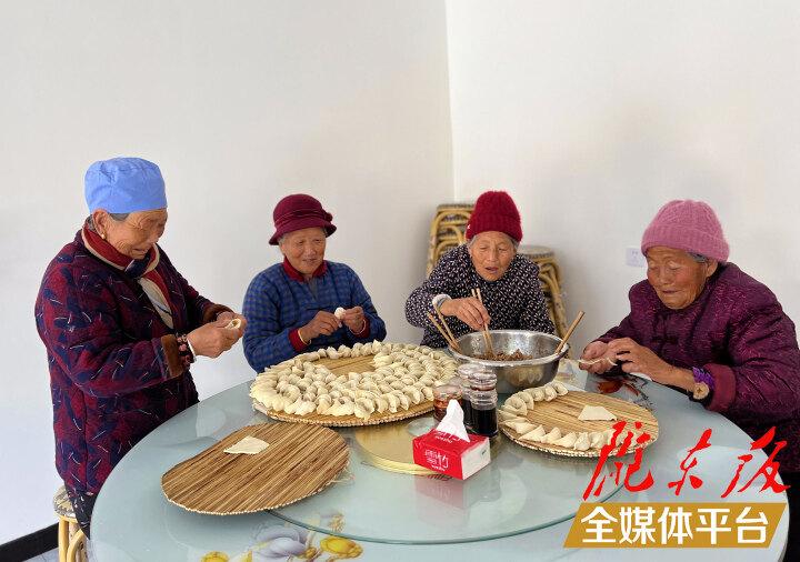 【新春走基层·摄影报道】一组照片，定格村幸福院11位老人的温暖瞬间