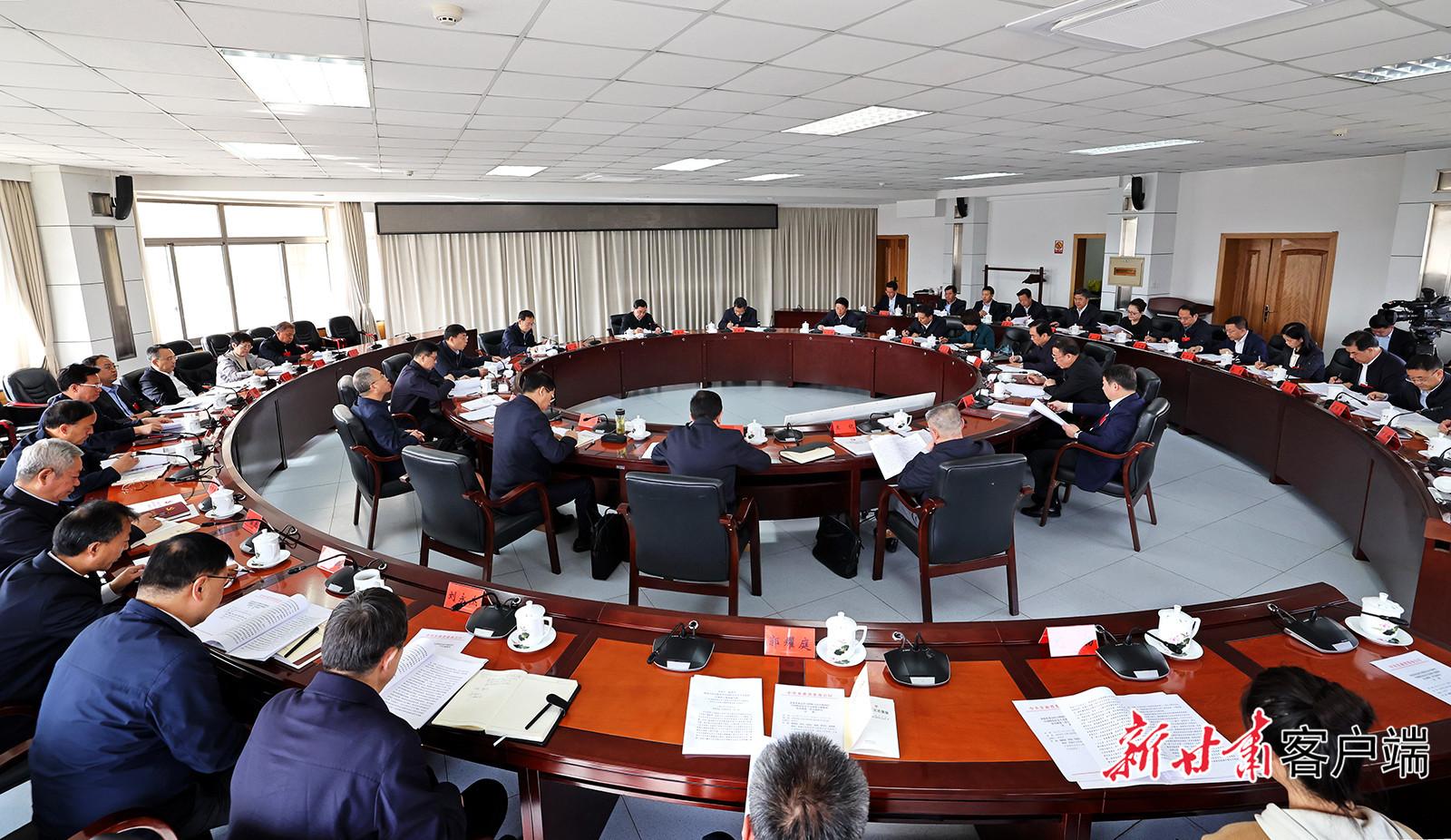 省委常委会学习贯彻习近平新时代中国特色社会主义思想主题教育读书班举行交流研讨 胡昌升主持 任振鹤参加