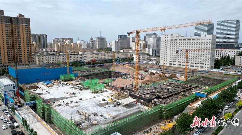 位于庆阳市的陇东区域医疗中心建设项目现场。.jpg