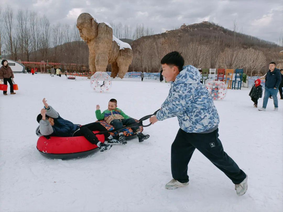 庆阳冰雪嘉年华助推元旦假期旅游市场“热起来”