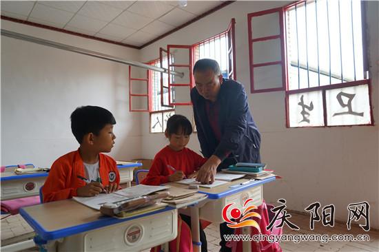 【寻找最美乡村教师】胡广平：六个学生的学校 一个老师的坚守