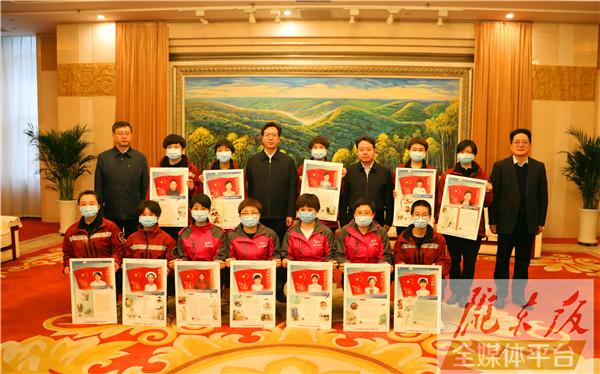 庆阳市第二、三批支援湖北医疗队12名队员凯旋