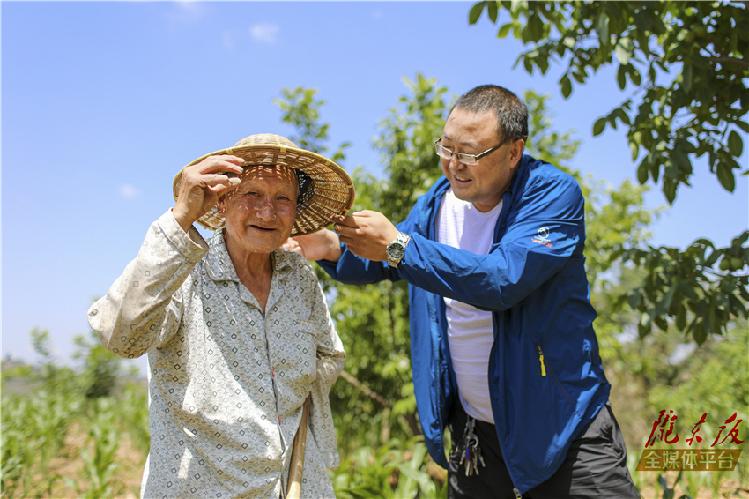 【决胜之路·庆城篇·书记乡长访谈录】扶到关键处 帮到心坎里——记庆城县南庄乡六村塬村第一书记、驻村帮扶工作队队长李锋