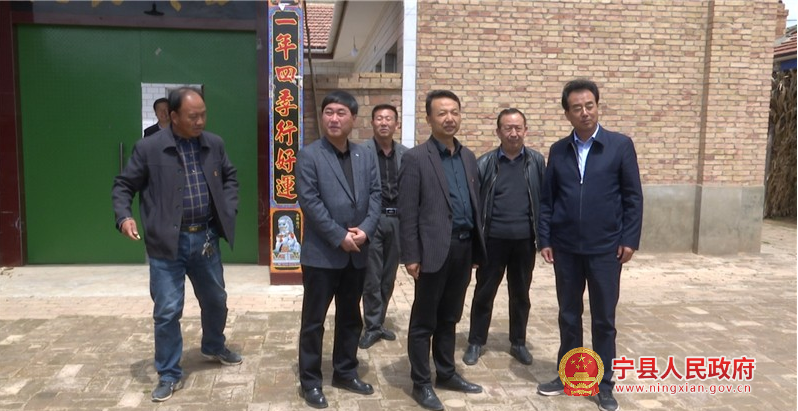 何鹏程到盘克镇督查软弱涣散基层党组织整顿和脱贫攻坚成果巩固工作