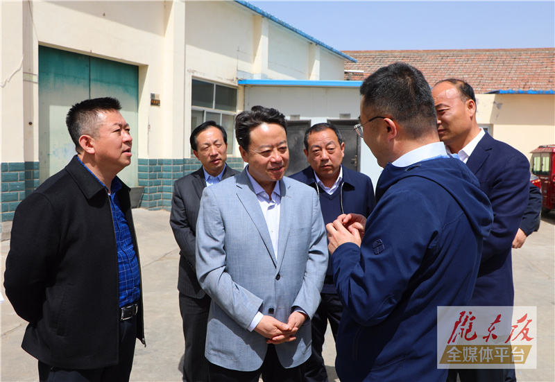 卢小亨在西峰区调研工业企业运行和工业项目建设工作