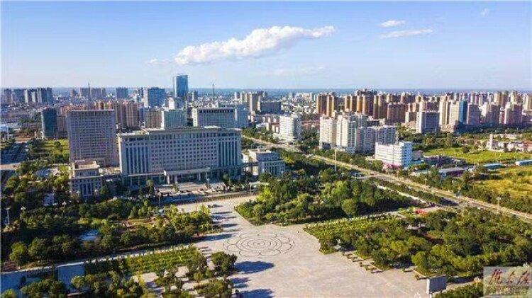 2022年，我市环境空气优良天数达297天。陇东报全媒体记者 俄少飞 摄