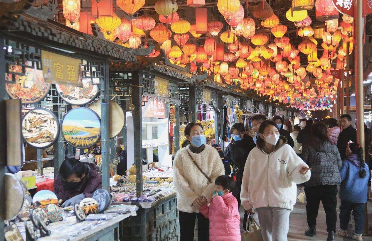 甘肃敦煌：提升服务能力迎接旅游旺季