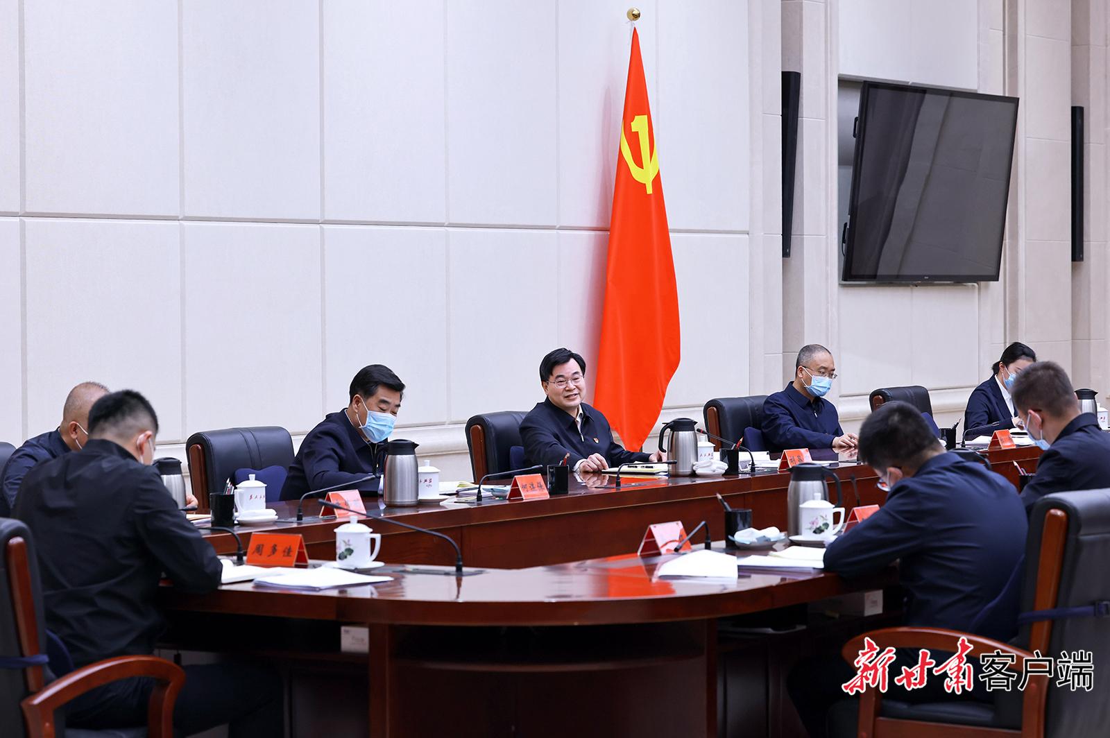 胡昌升在参加省委办公厅秘书一处党支部组织生活会时强调：认真践行“五个坚持”重要要求 更好服务全省高质量发展大局