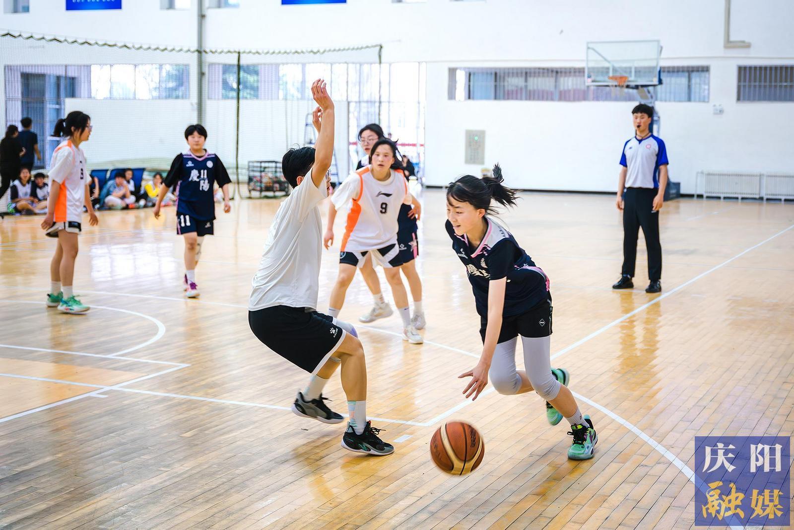 【摄影报道】庆阳市“育才杯”青少年篮球邀请赛精彩不断！
