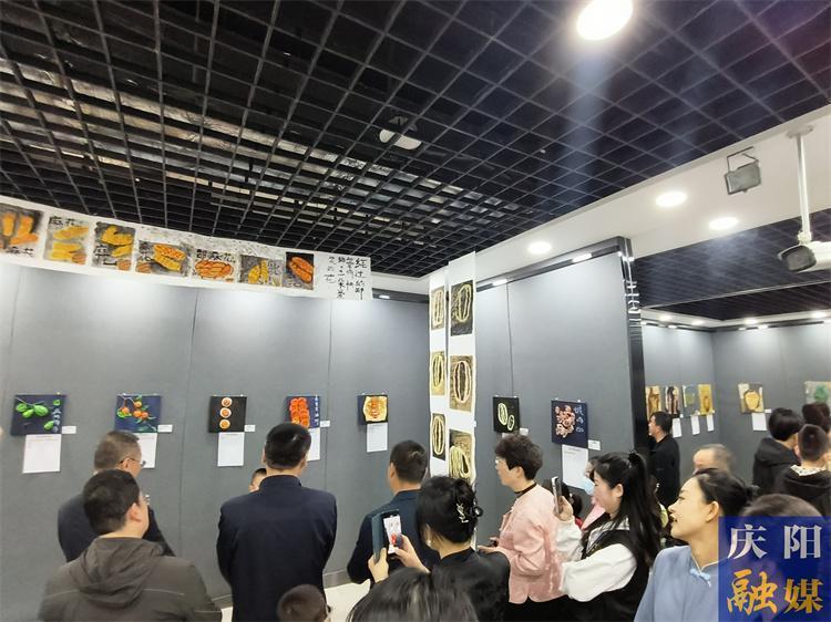 庆阳市“童心妙笔绘文明 我为创城添色彩”少儿主题画展开展