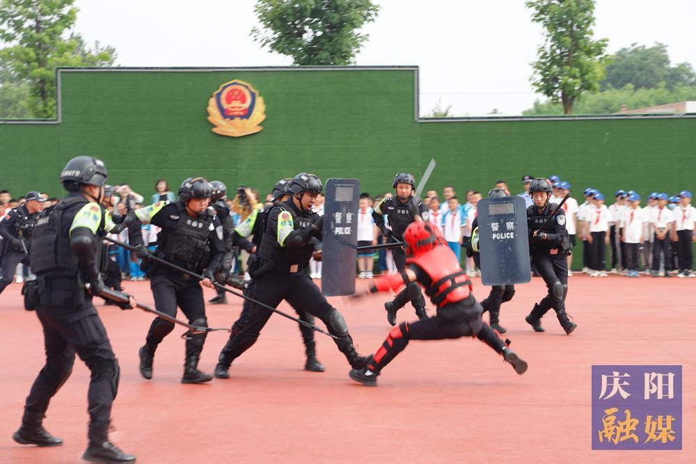 【摄影报道】庆阳市公安局西峰分局开展警营开放日活动