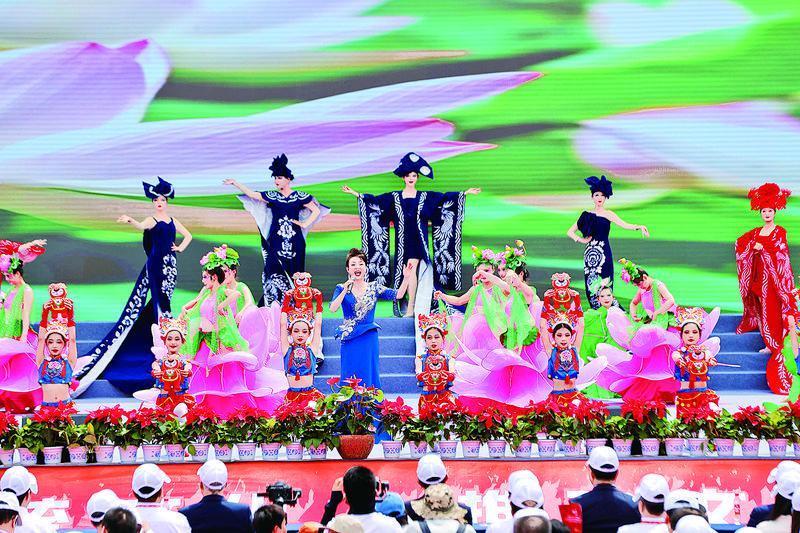 【香约庆阳 包容天下】荷包飘香迎盛会 非遗为媒绽新彩