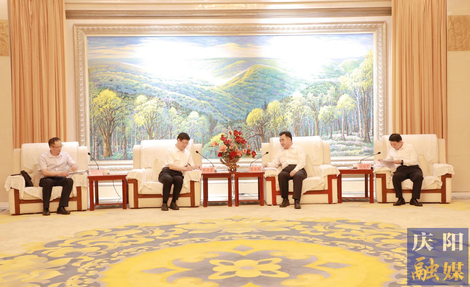 黄泽元周继军与华电集团副总工程师、华电煤业集团党委书记、董事长杜将武一行座谈