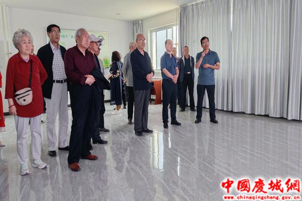 庆阳市委机关退休干部观摩团调研庆城县现代化肉羊“育繁推” 一体化产业园建设工作