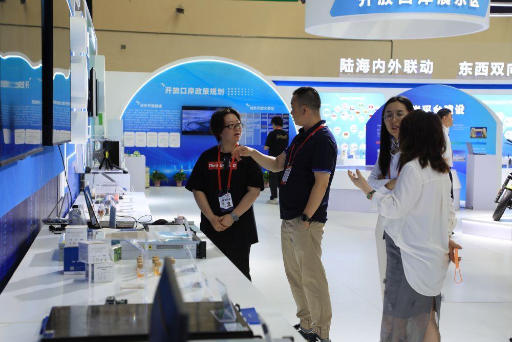 新华全媒+|在兰洽会，感受丝路重镇发展活力