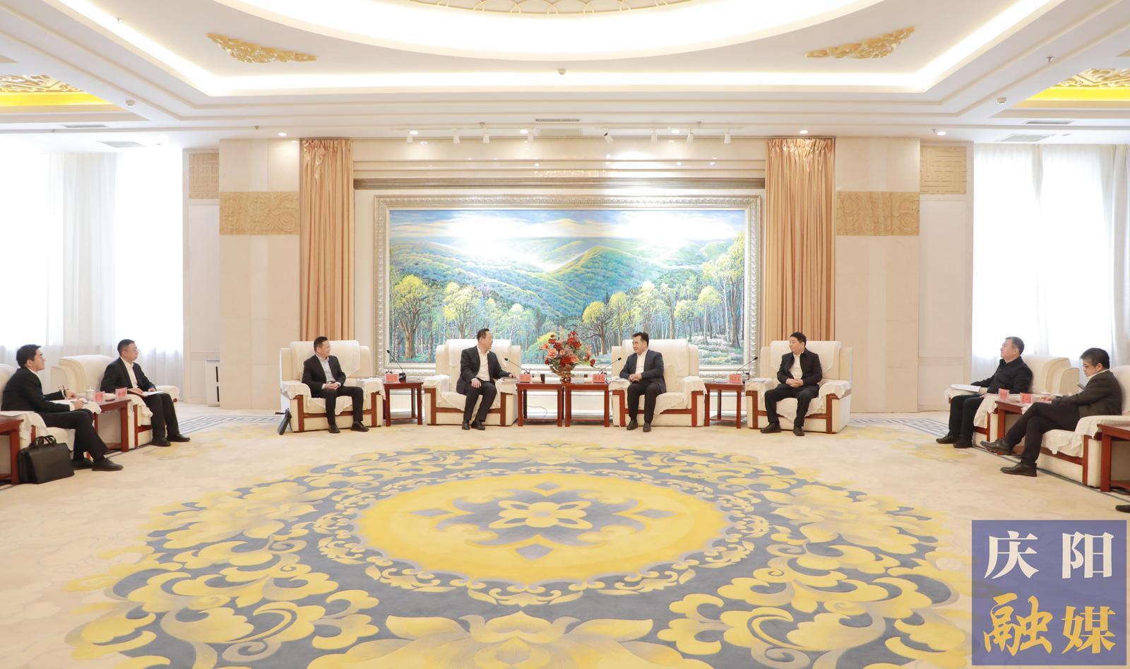 黄泽元周继军与中国工商银行甘肃省分行党委书记、行长常江一行座谈