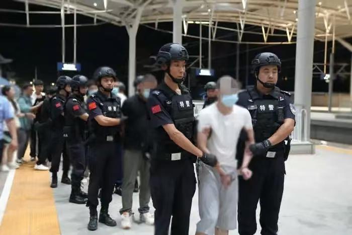 新华调查丨“2.5折化解债务”——低劣骗局缘何“大行其道”？