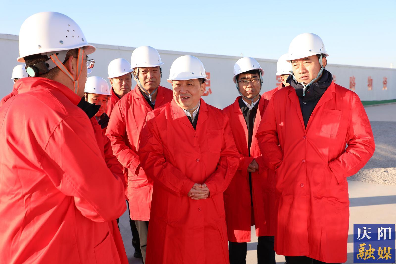 周继军在西峰工业园区调研时强调 坚持工业兴市制造强市 全力抓项目强产业 加速培育发展新动能