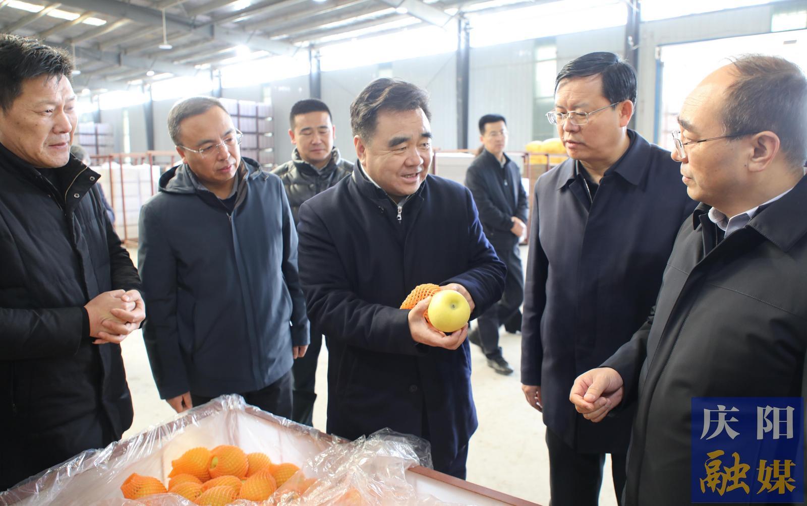 黄泽元在庆城县调研时强调 提振精气神全力抓项目拼经济促发展 铆劲加油干奋力实现“开门红”“全年旺”