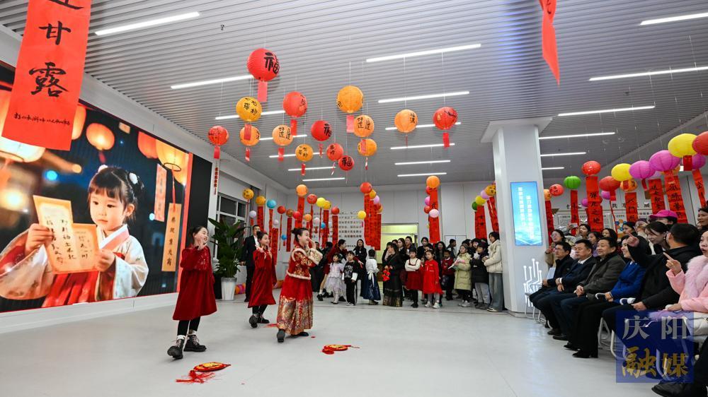 【摄影报道】赏灯猜谜欢乐多  庆阳市财政局与西峰区育才路社区共庆元宵佳节