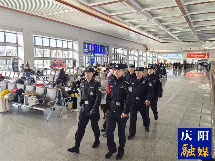 平安新春“警”色好  守护群众度佳节