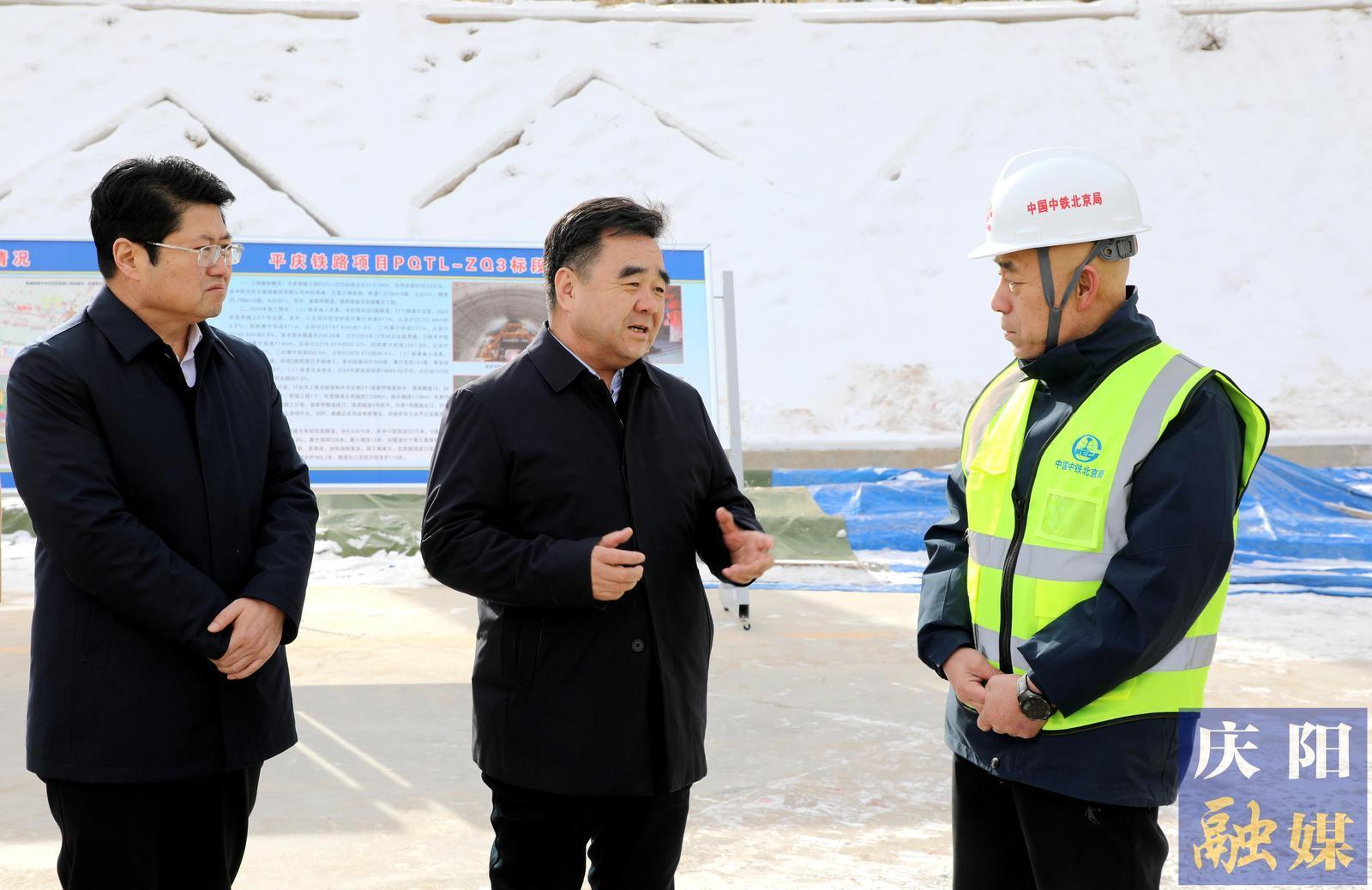 黄泽元在镇原县调研时强调 推动城市更新焕发城区光彩活力 苦干实干努力完成年度目标任务