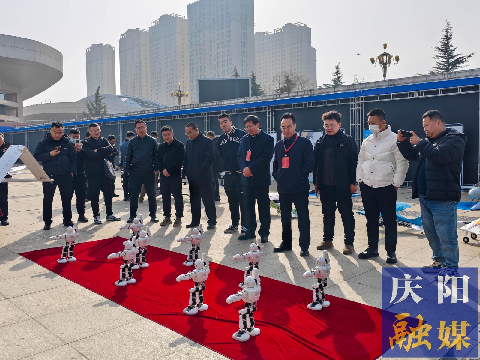 职引未来 筑梦青春｜庆阳职业技术学院积极参与省内东西部劳务协作暨“津彩行”庆阳数字经济重点企业现场招聘活动