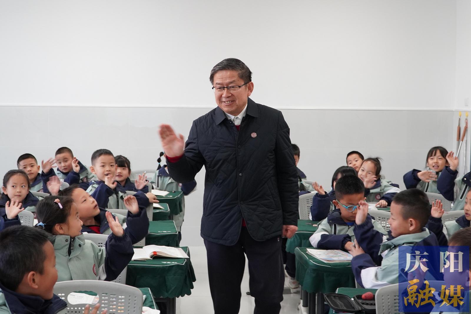 【报效祖国 建功西部】 孙建国：从黄浦江畔到黄土高原的教育拓荒者