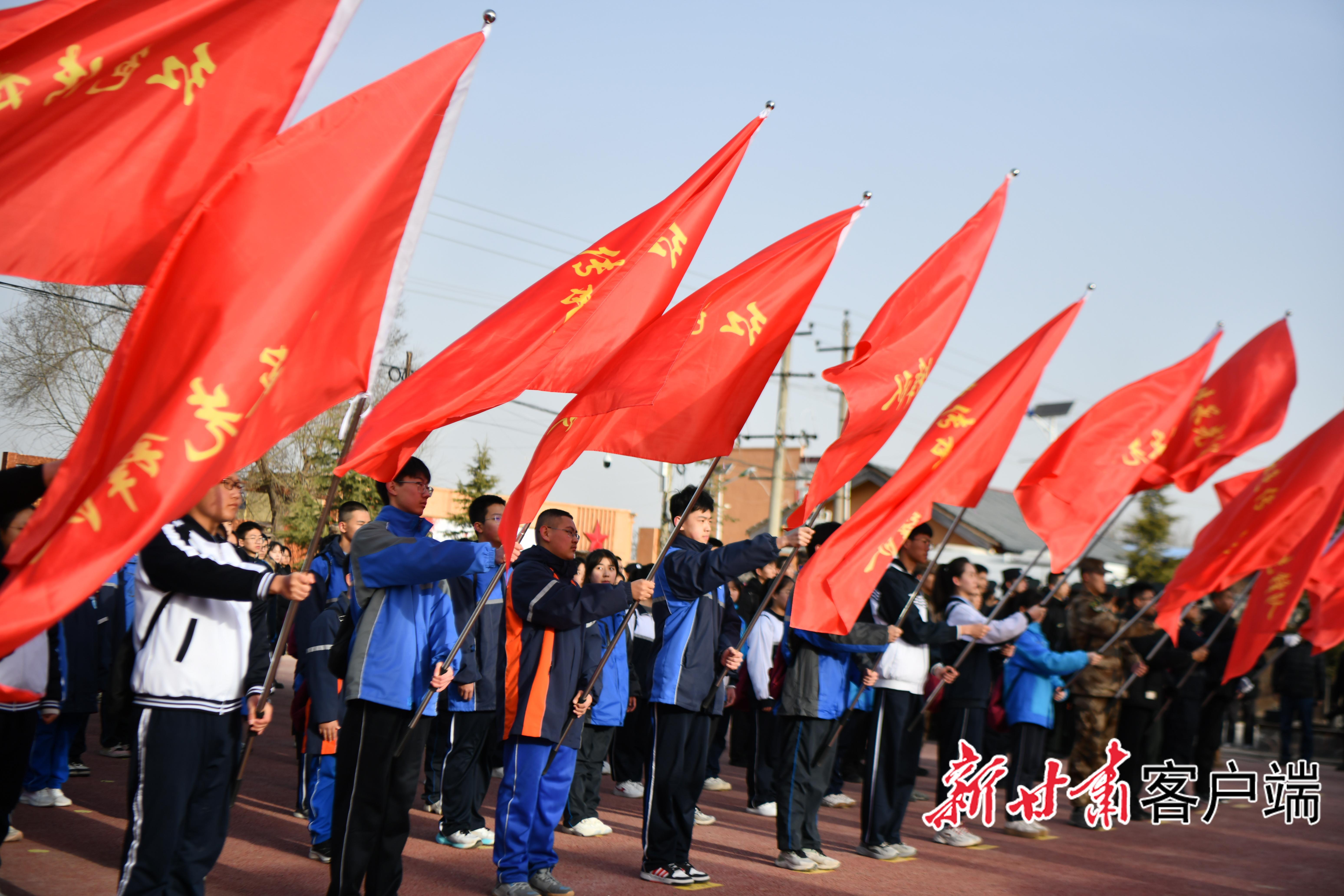一堂“行走”的思政课——2025年甘肃省思政教育主题实践活动启动